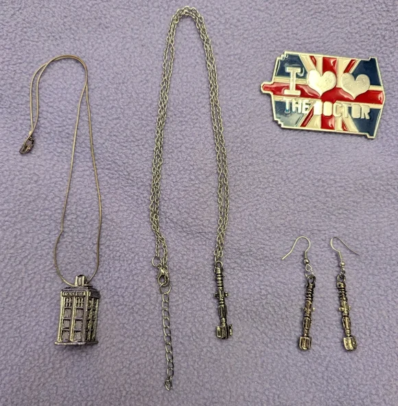 Doctor Who Jewelry Set - Picture 6 of 6